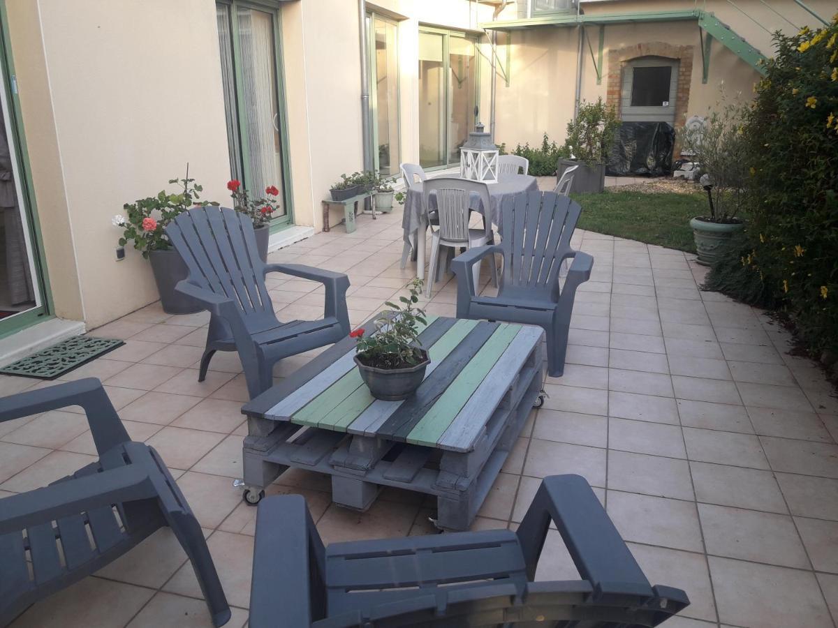 Chambre D'Hote Avec Piscine Couverte Coulaines ภายนอก รูปภาพ